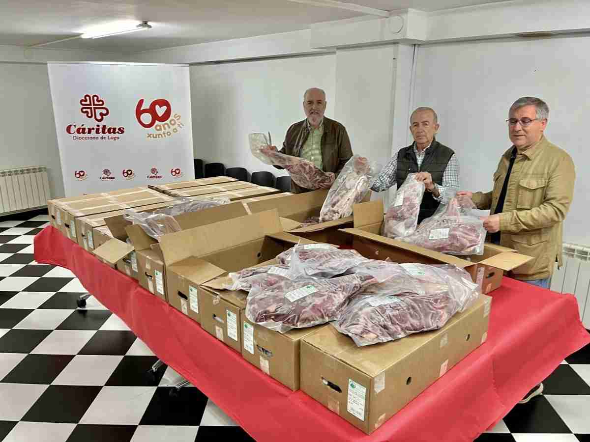 Entrega de carne de caza a comedor social - Federación de Caza de Lugo